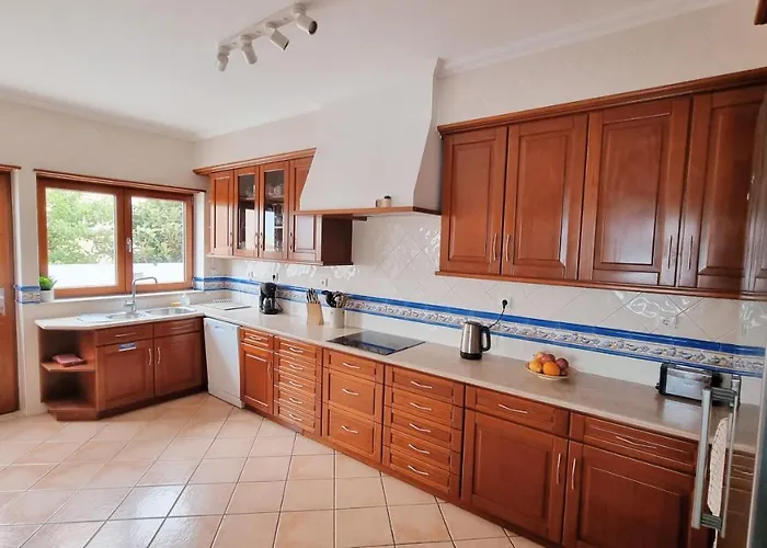 Retreat Center - Which-house בית אירוח