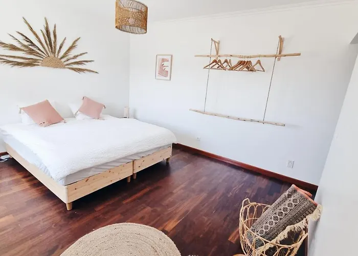 Retreat Center - Which-house * פרל