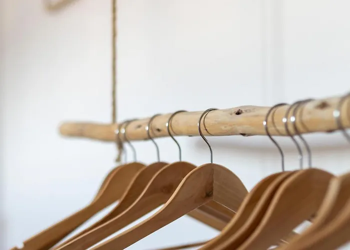 Retreat Center - Which-house בית אירוח