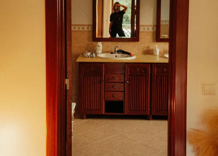 Retreat Center - Which-house בית אירוח פרל