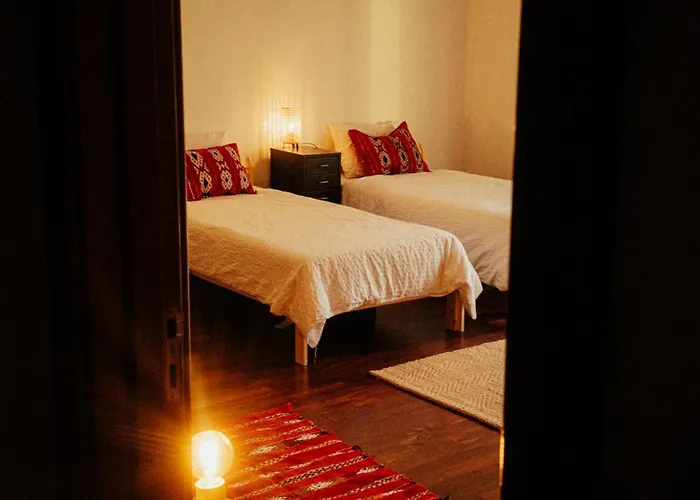 Retreat Center - Which-house * פרל