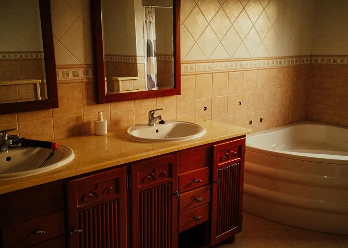 בית אירוח Retreat Center - Which-house