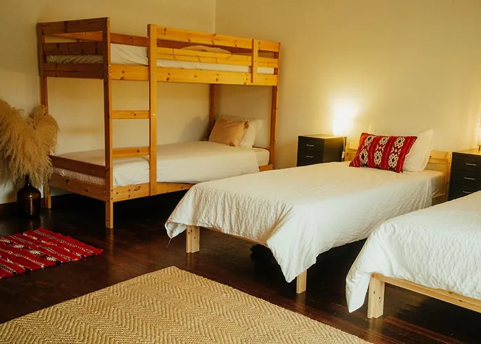 Retreat Center - Which-house בית אירוח *